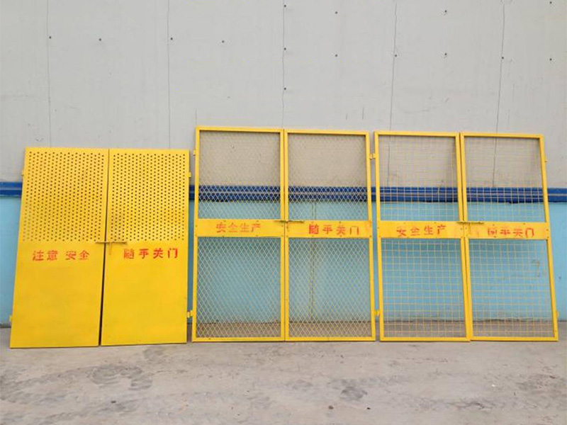 台湾大润发贵宾厅电梯防护门工程案例